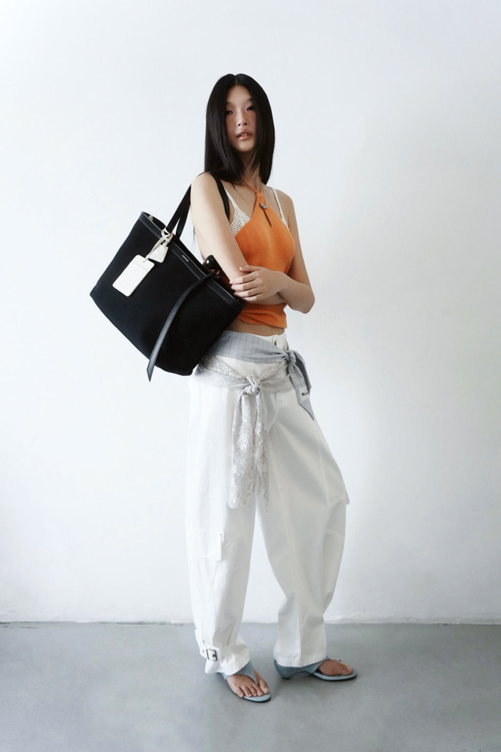 PIN UP TOTE - BLACK
